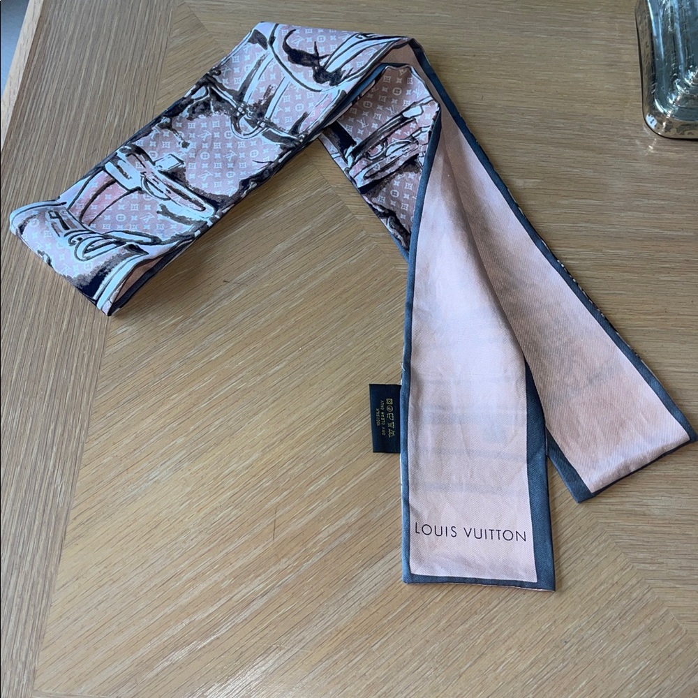 LV 100% silk bandeau/scarf - Picture 4 of 8